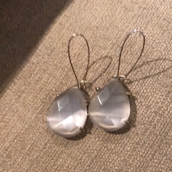 Kendra Scott Earrings - Picture 3 of 3